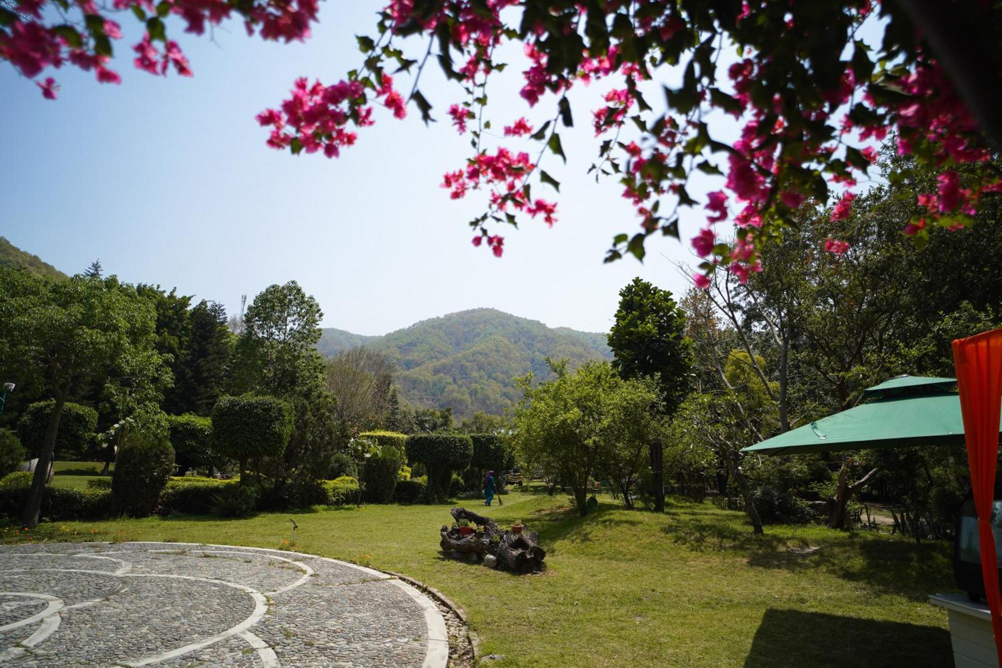 The Solluna Resort Garjia Luaran gambar