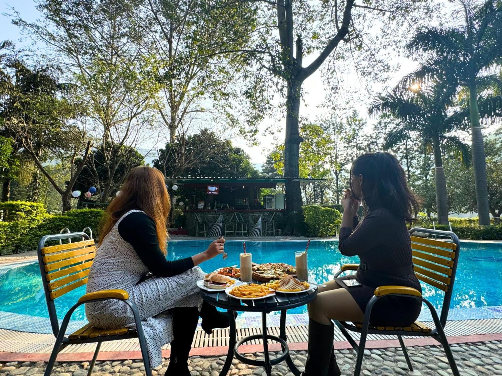 The Solluna Resort Garjia Luaran gambar